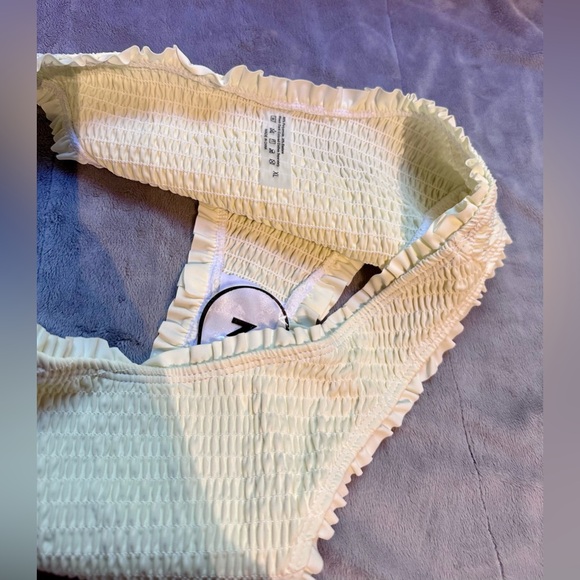 Cream Ruffled Bikini Set - Picture 11 of 11